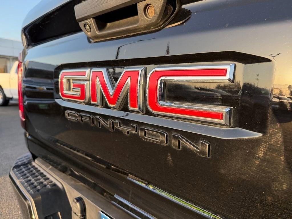 2023 GMC Canyon AT4