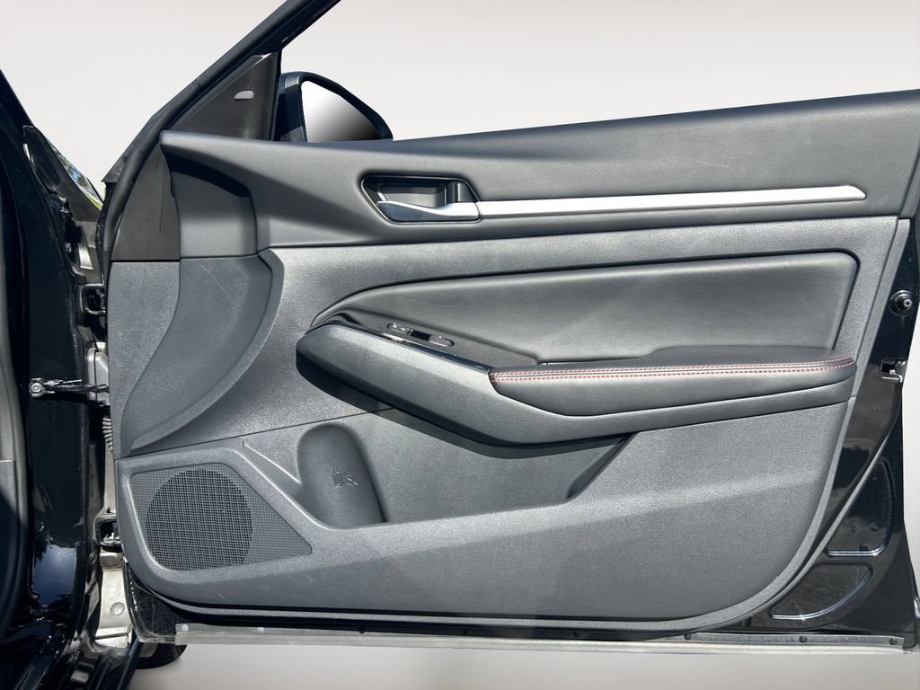 2025 Nissan Altima SR FWD