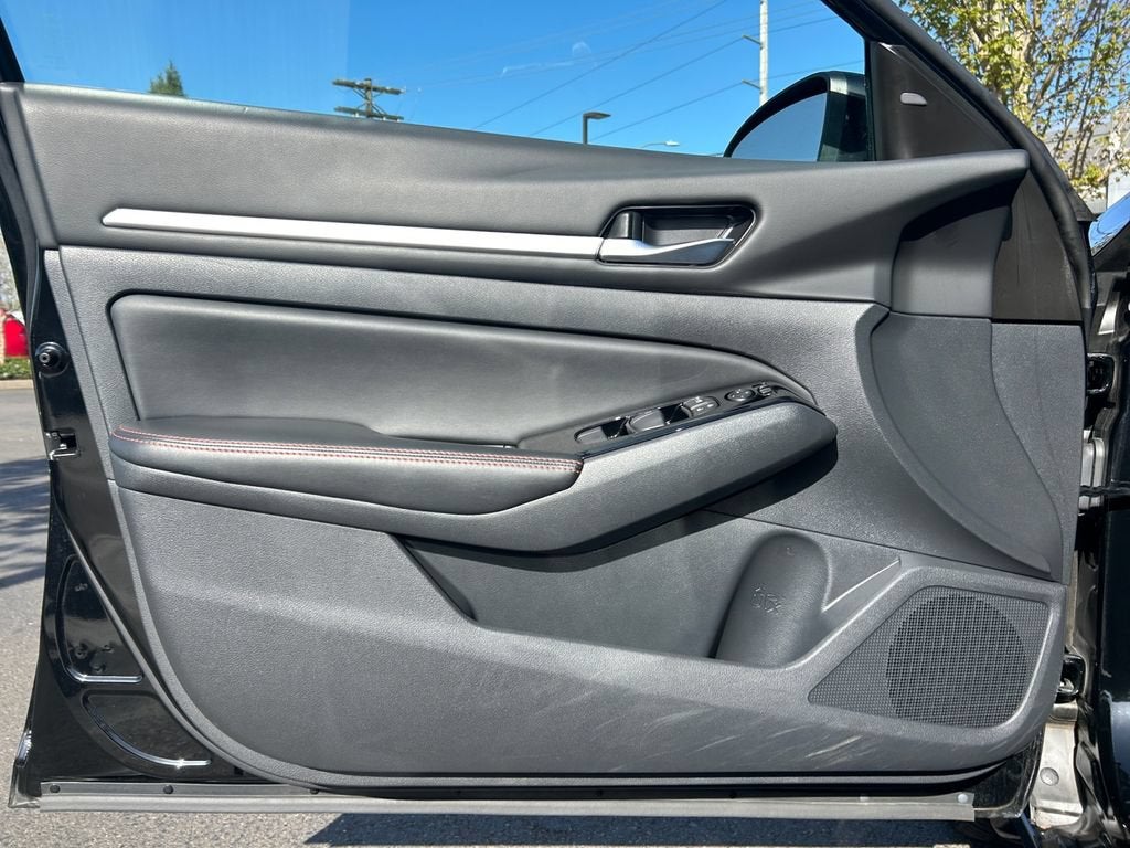 2025 Nissan Altima SR FWD