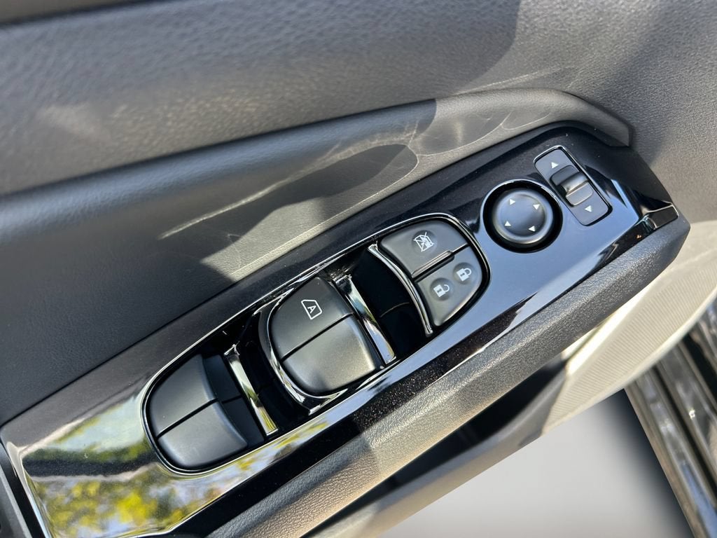 2025 Nissan Altima SR FWD