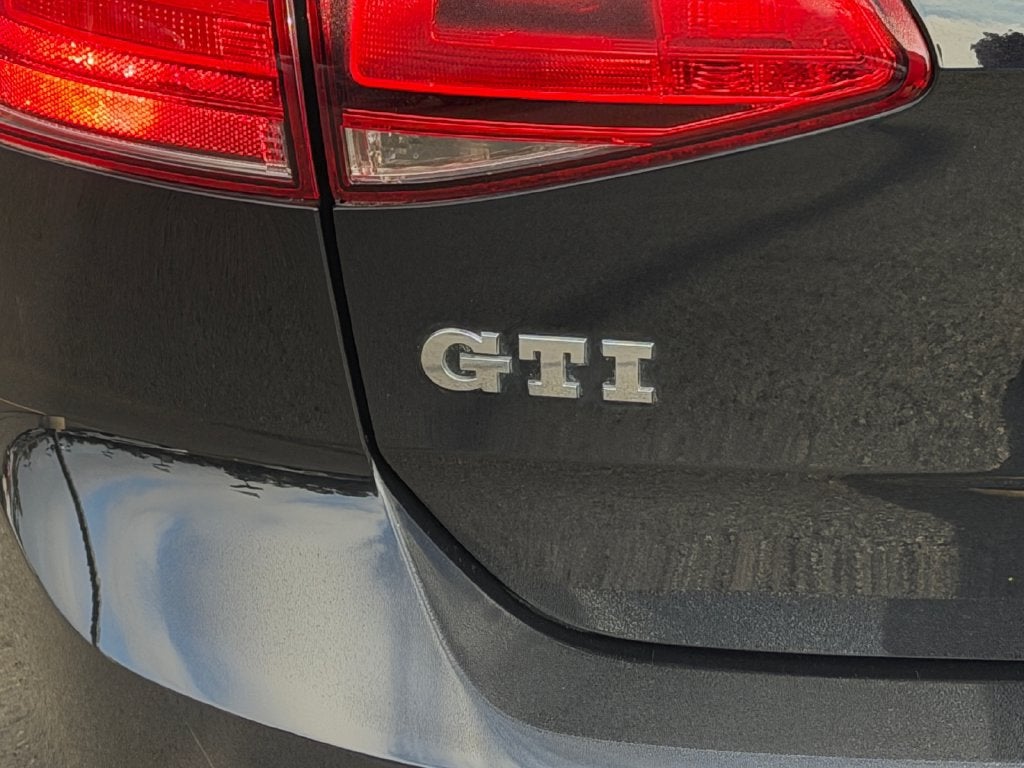 2015 Volkswagen Golf GTI 2.0T SE 4-Door