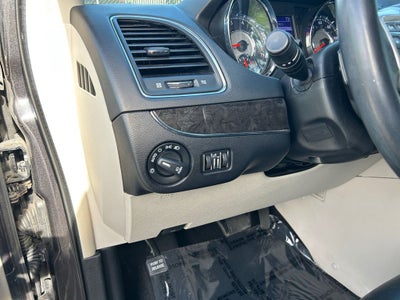 2016 Chrysler Town & Country Touring