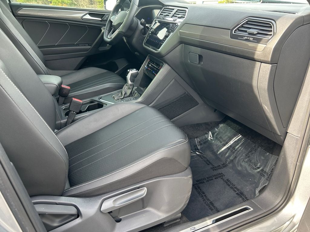 2023 Volkswagen Tiguan 2.0T SE R-Line Black