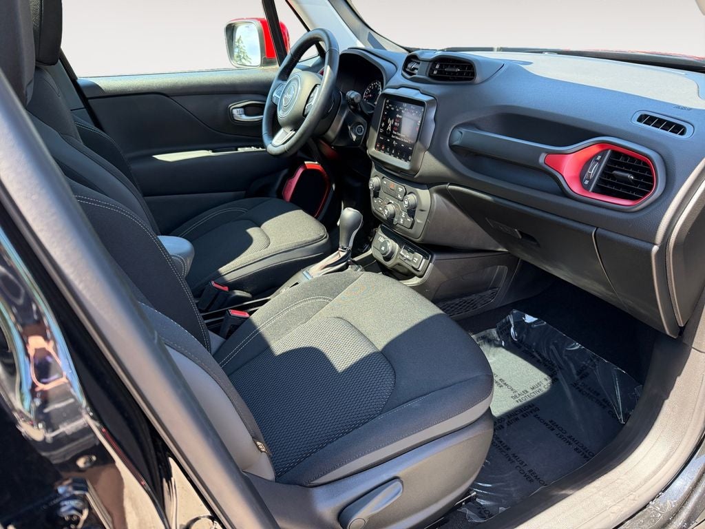 2023 Jeep Renegade Latitude RED Edition