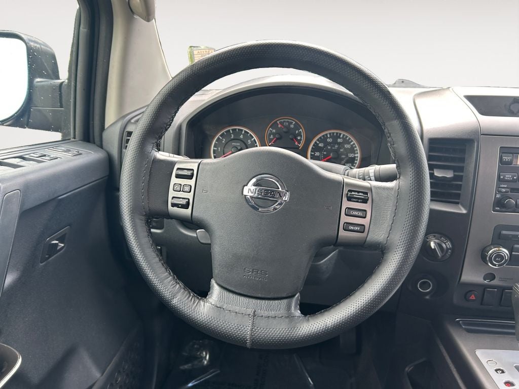2011 Nissan Titan SV