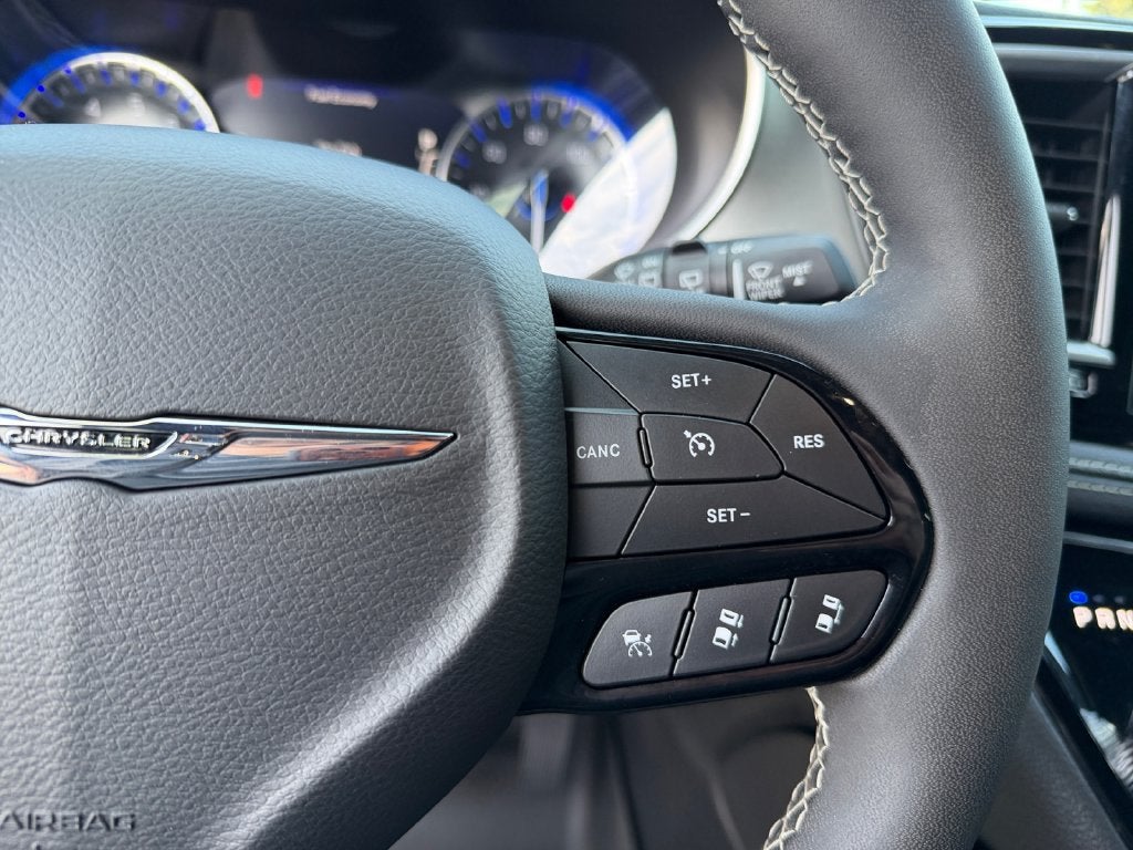 2024 Chrysler Pacifica Limited AWD