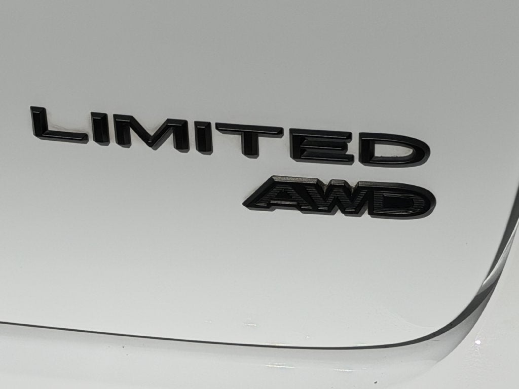 2024 Chrysler Pacifica Limited AWD