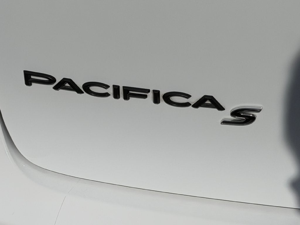 2024 Chrysler Pacifica Limited AWD
