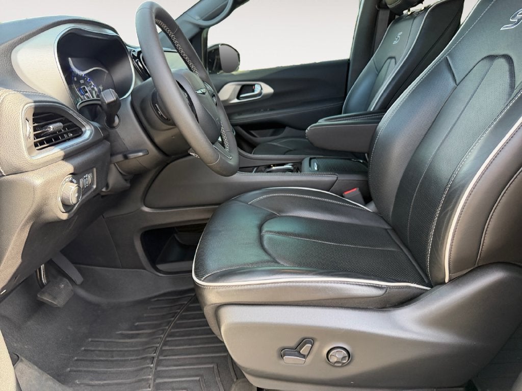 2024 Chrysler Pacifica Limited AWD
