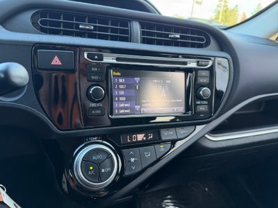 2016 Toyota Prius c Persona Series