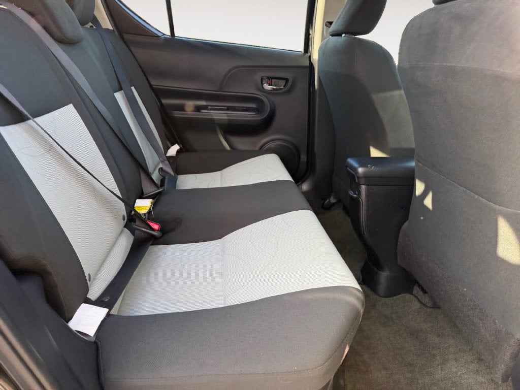 2016 Toyota Prius c Persona Series