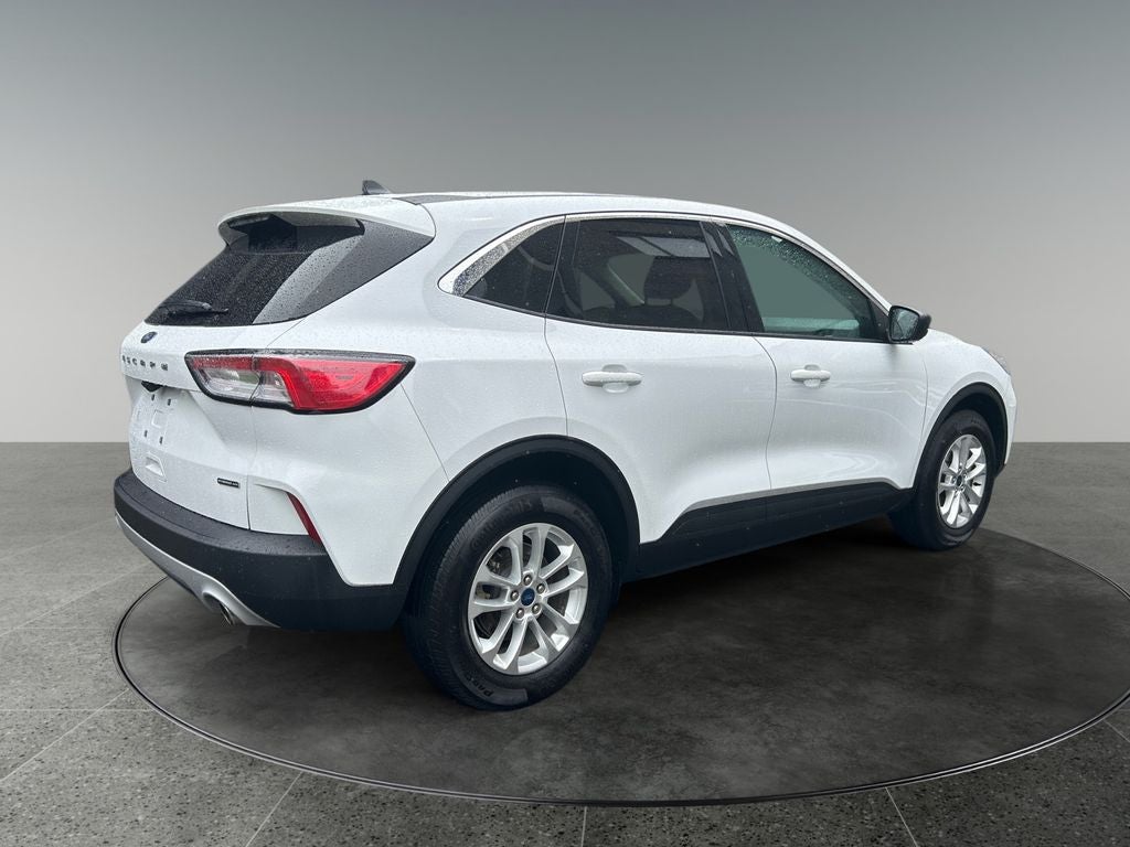 2022 Ford Escape Hybrid SE