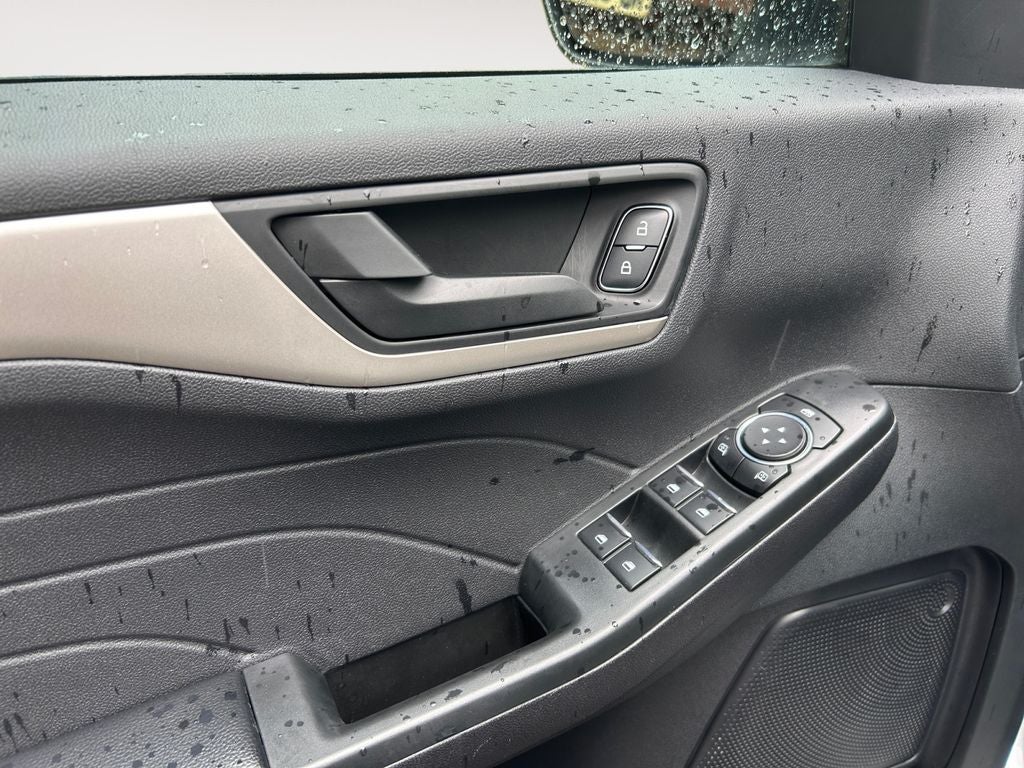 2022 Ford Escape Hybrid SE