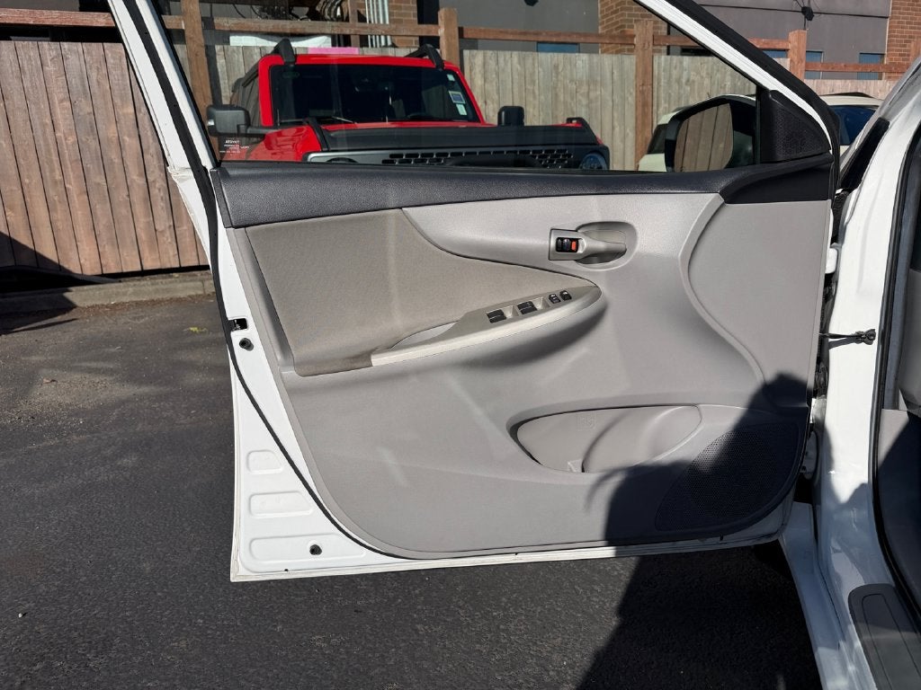 2011 Toyota Corolla LE