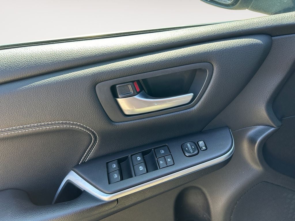 2017 Toyota CAMRY XLE