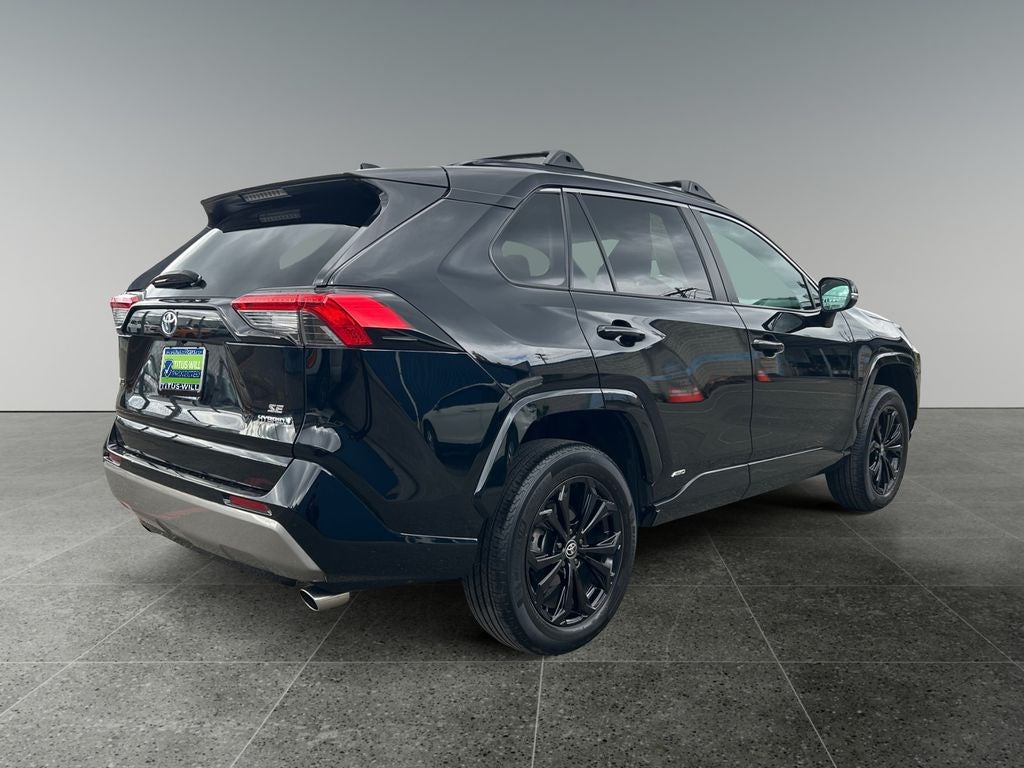 2022 Toyota RAV4 HYBRID SE
