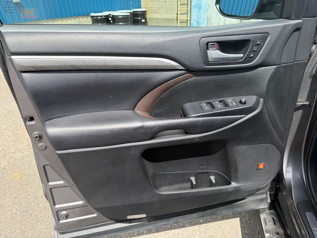 2018 Toyota Highlander Hybrid Limited Platinum 30 MPG