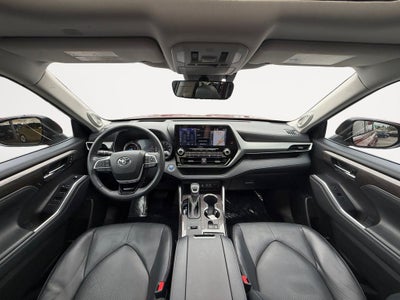 2022 Toyota Highlander Hybrid Platinum