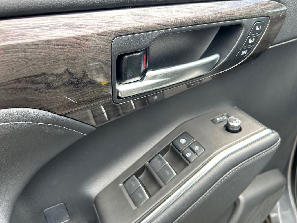 2023 Toyota HIGHLANDER Platinum 1 OWNER