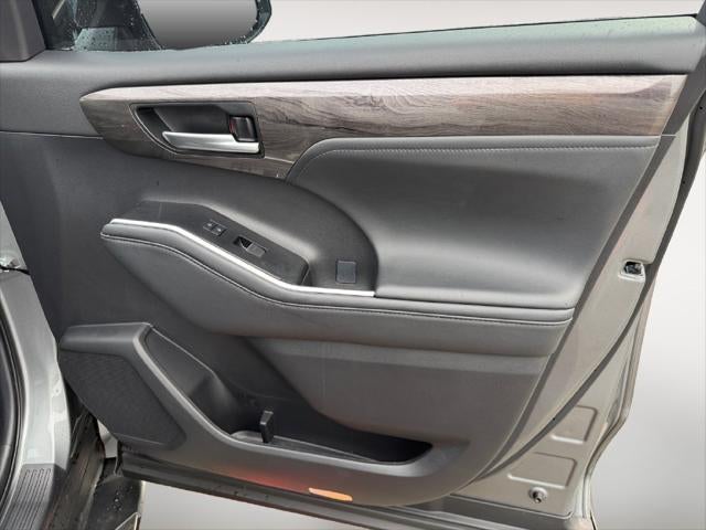 2025 Toyota Highlander Limited