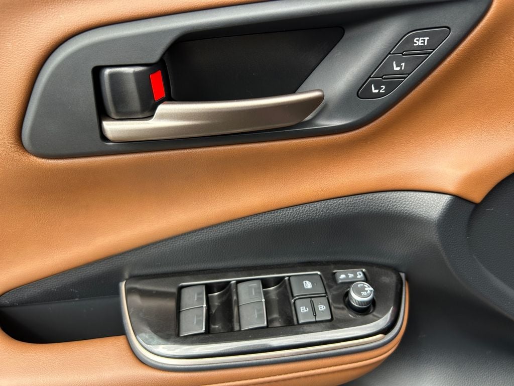 2025 Toyota Crown Signia Limited