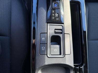 2025 Toyota Prius LE