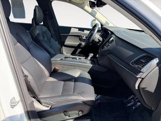 2020 Volvo XC90 T6 Momentum