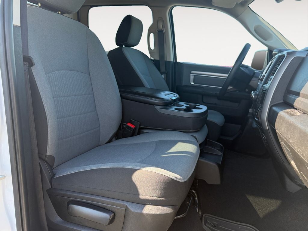 2023 RAM 1500 Classic Base