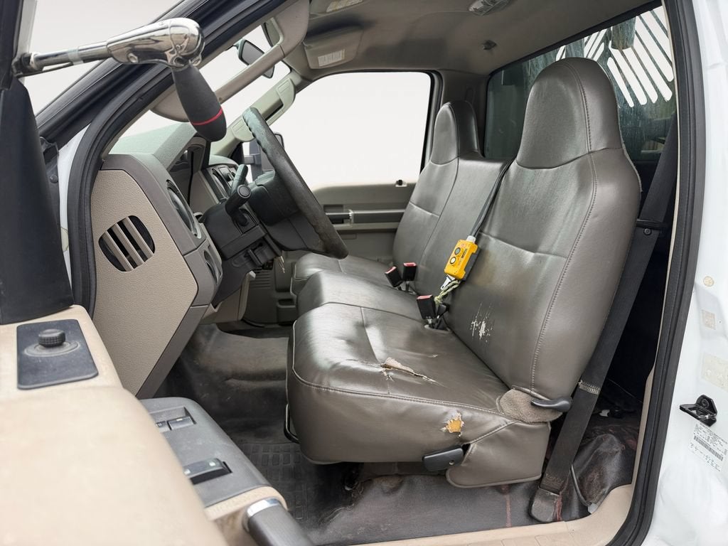 2009 Ford Super Duty F-350 DRW XL
