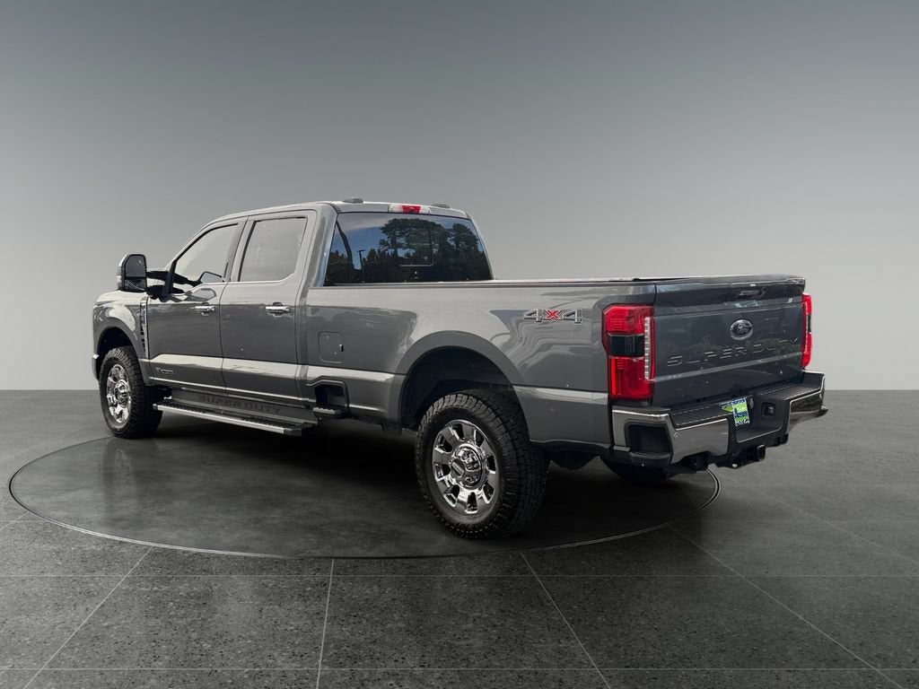 2023 Ford F-350 LARIAT