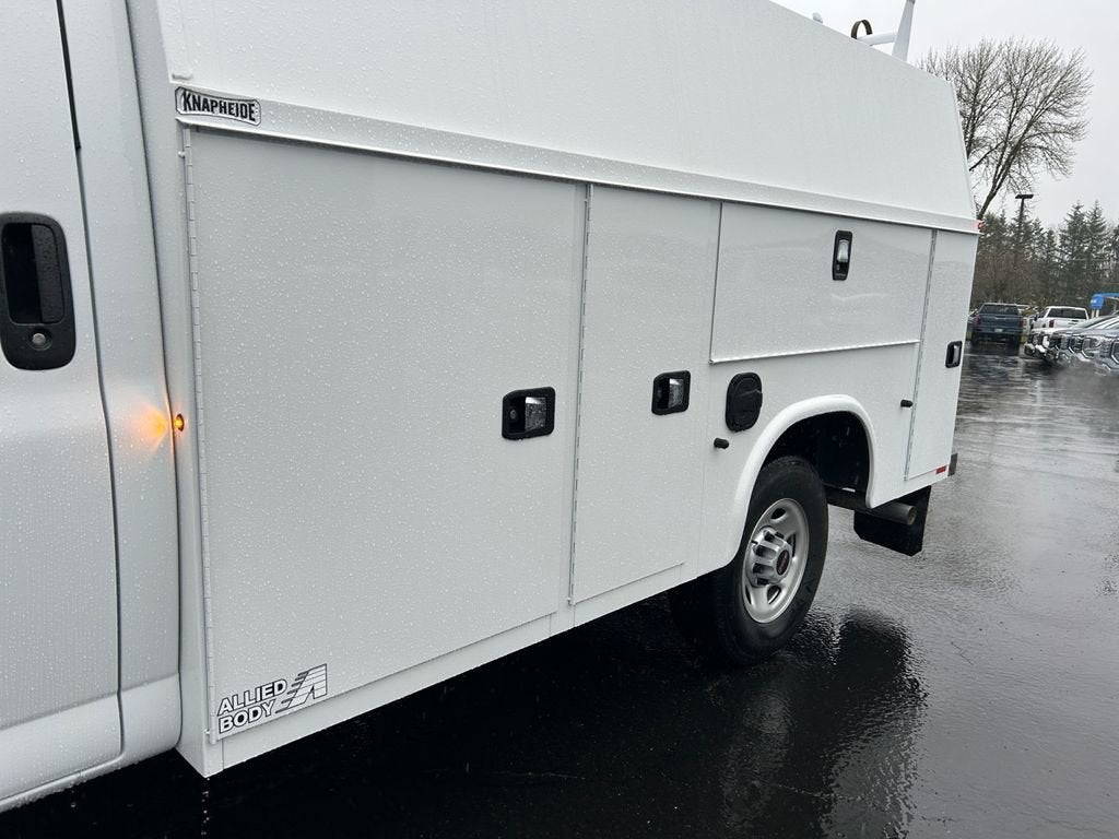 2025 GMC Savana Cutaway 3500 1WT