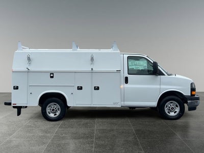 2025 GMC Savana Cutaway 3500 1WT
