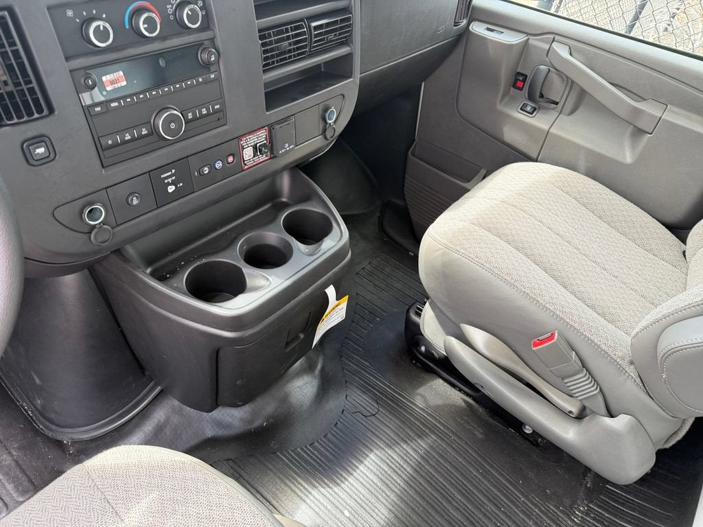 2025 GMC Savana Cutaway 3500 1WT
