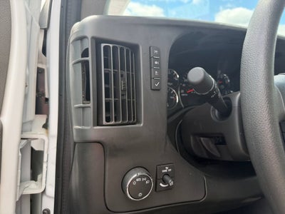 2025 GMC Savana Cutaway 3500 1WT