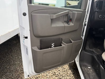 2025 GMC Savana Cutaway 3500 1WT