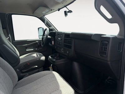 2025 GMC Savana Cutaway 3500 1WT