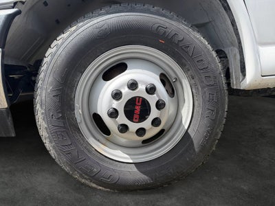 2025 GMC Savana Cutaway 3500 1WT