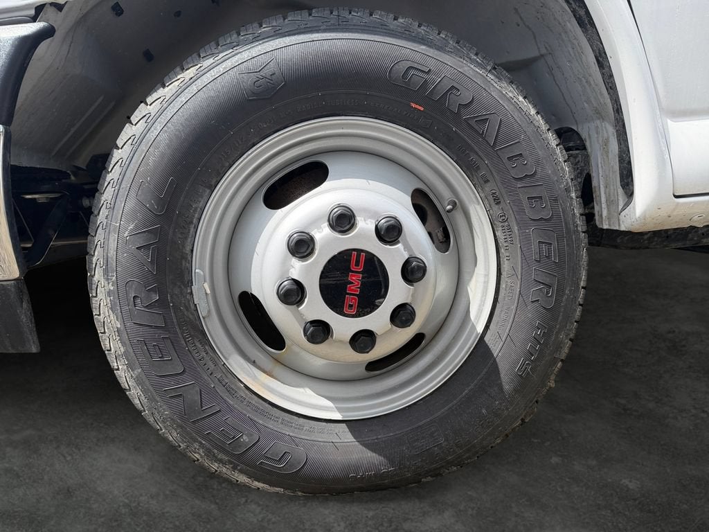 2025 GMC Savana Cutaway 3500 1WT