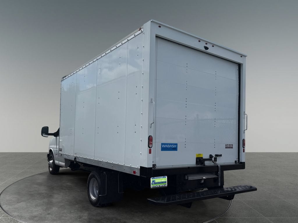 2025 GMC Savana Cutaway 3500 1WT