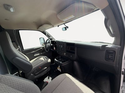 2025 GMC Savana Cutaway 3500 1WT