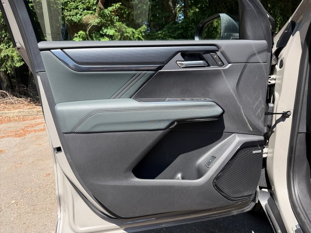 2026 GMC Acadia AT4 - Photo 19