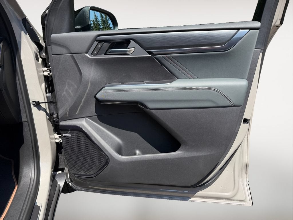 2026 GMC Acadia AT4 - Photo 24