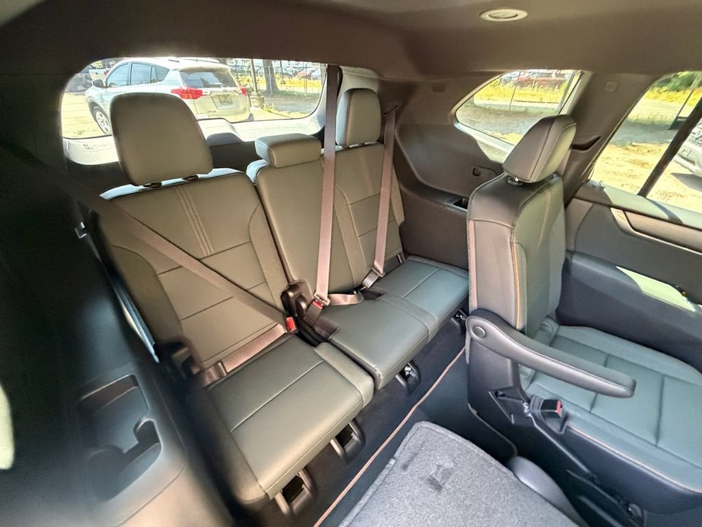 2026 GMC Acadia AT4 - Photo 32