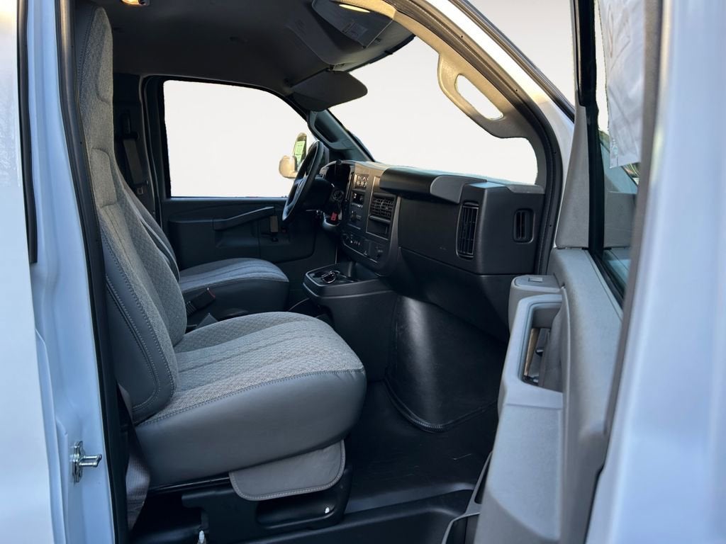 2025 GMC Savana Cargo Work Van