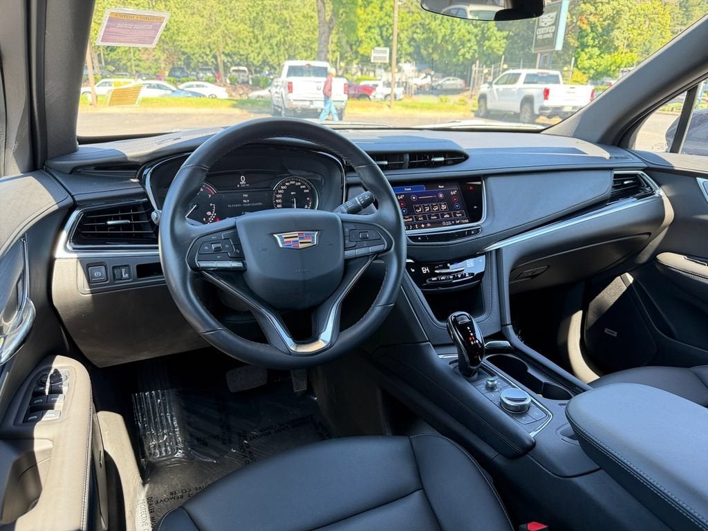 2025 Cadillac XT6 Luxury