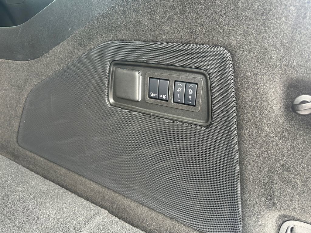 2025 Cadillac Escalade ESV Premium Luxury Platinum