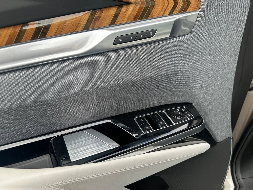 2025 Cadillac Escalade ESV Premium Luxury Platinum