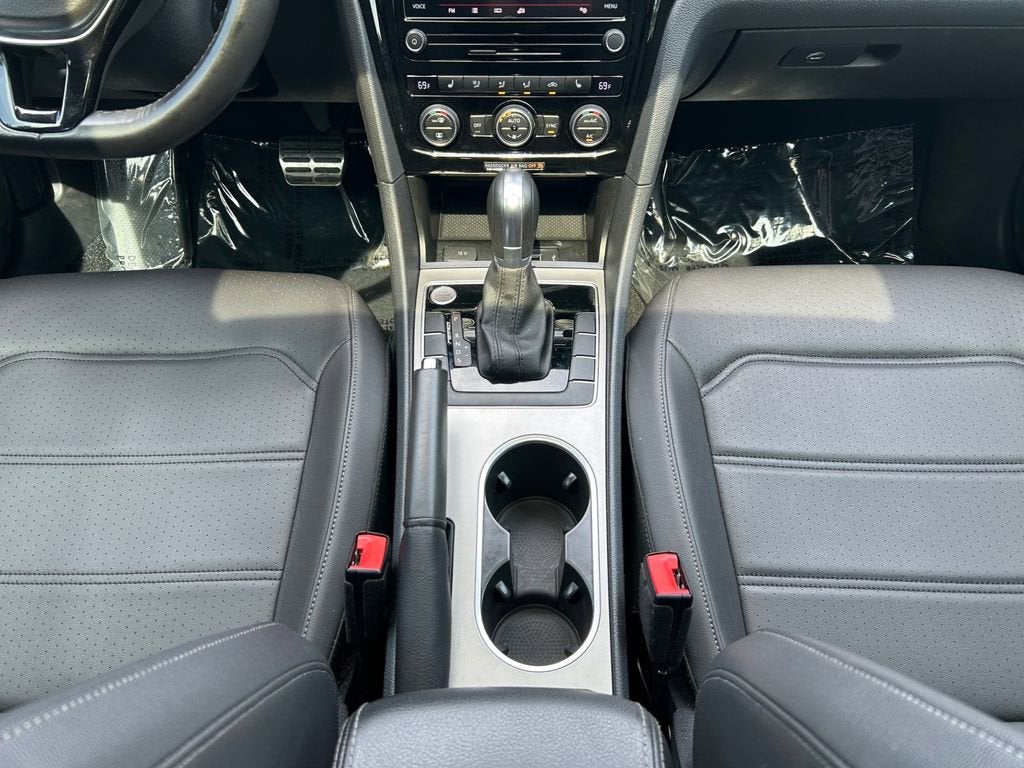 2021 Volkswagen Passat 2.0T R-Line