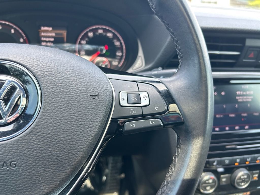 2021 Volkswagen Passat 2.0T R-Line