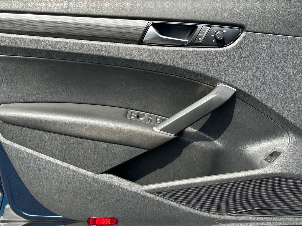 2021 Volkswagen Passat 2.0T R-Line